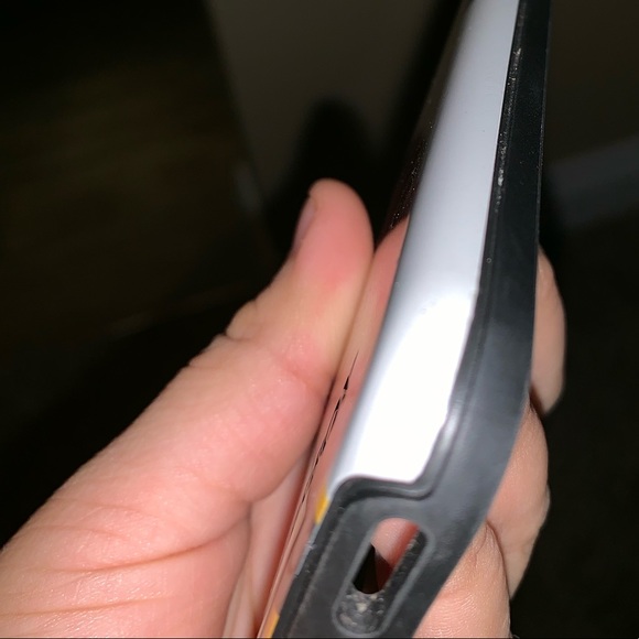 iPhone 8 Otterbox Disney Case - Picture 6 of 8